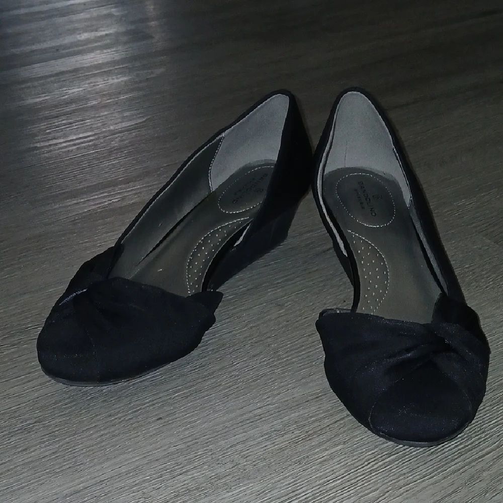 Bandolino Jereni Wedge Heel Shoes Black Fabric Slip On Sz 9  EUC